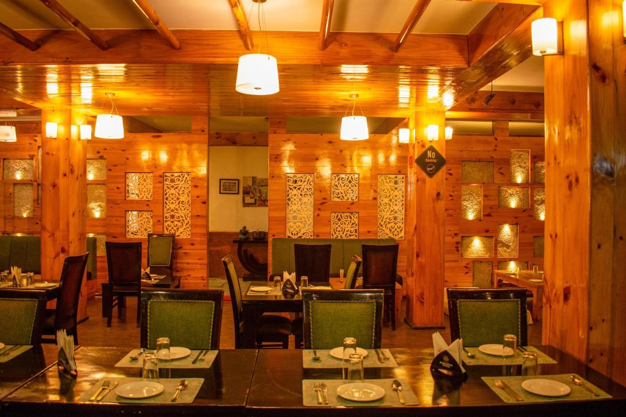 The Whispering Inn Resort And Bar Manāli Exterior foto